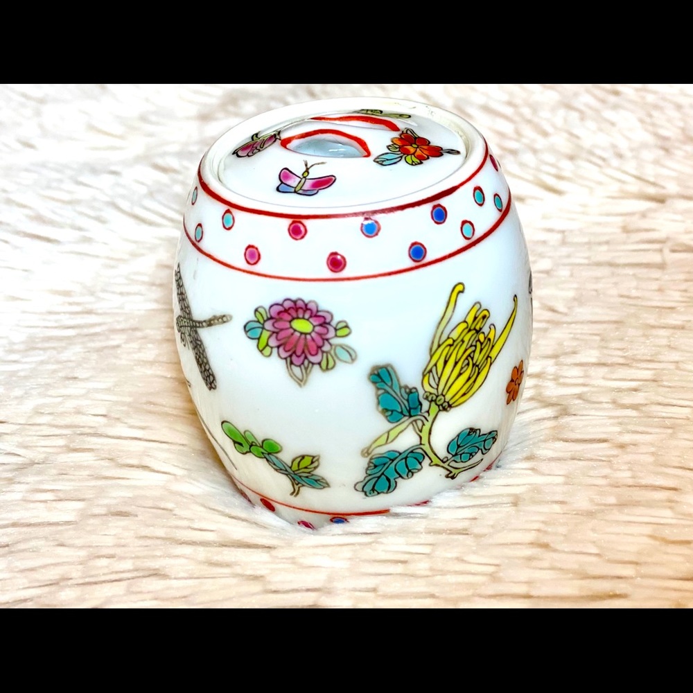 Vintage Jingdezheng Porcelain Ginger / Trinket Jar